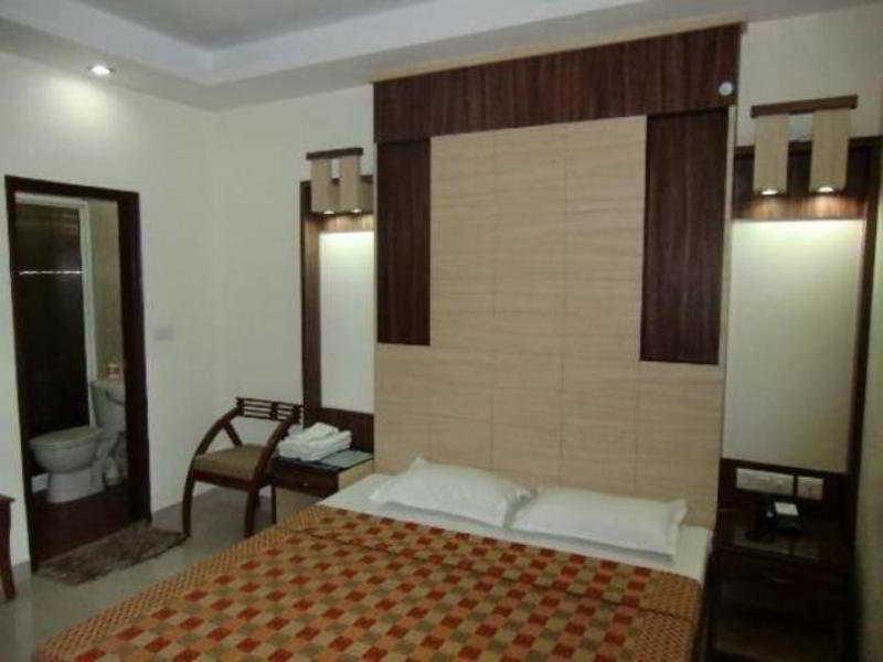 Hotel Aster Inn New Delhi Luaran gambar